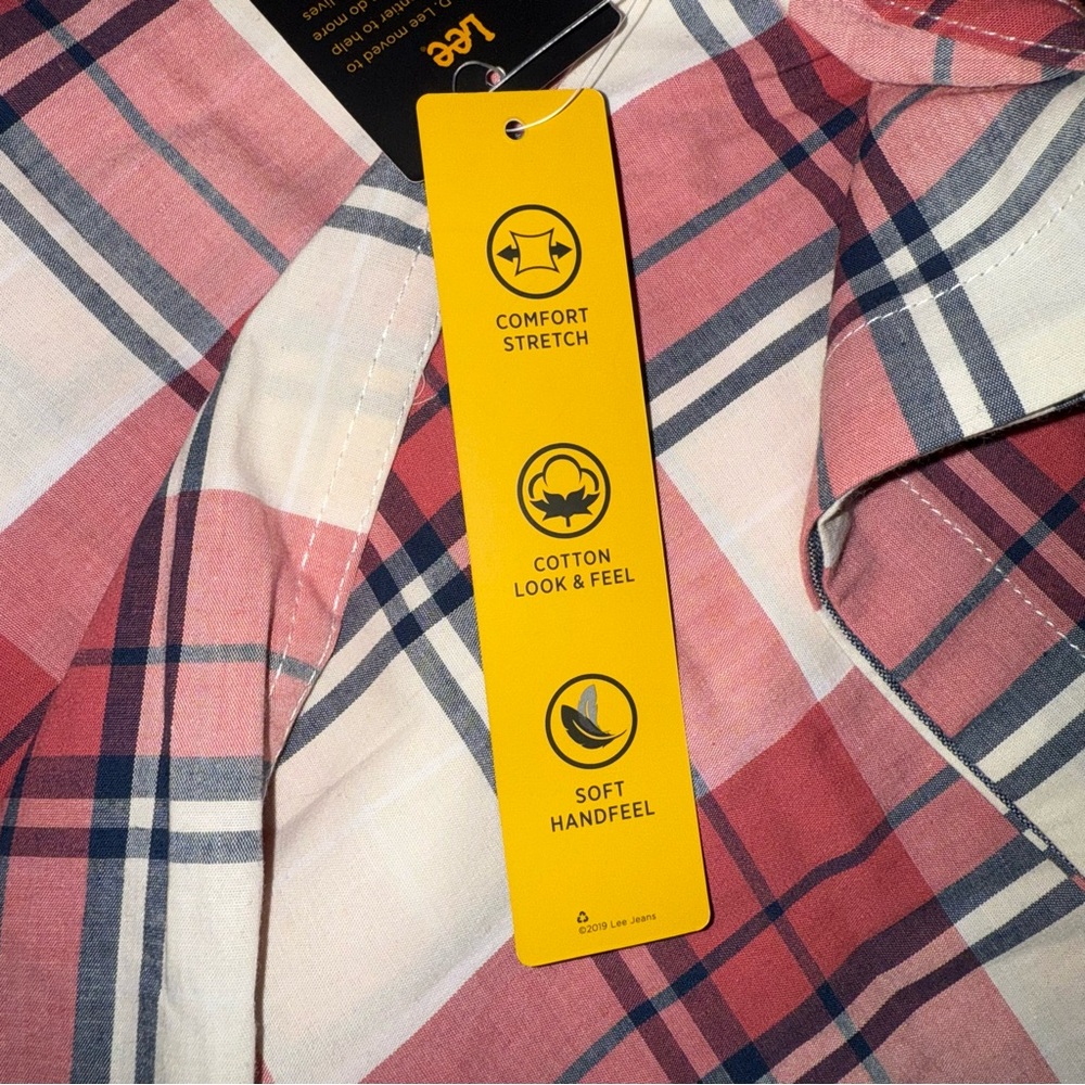 NWT Lee Men's Red and Black Plaid Button Down Shirt - Picture 5 of 7